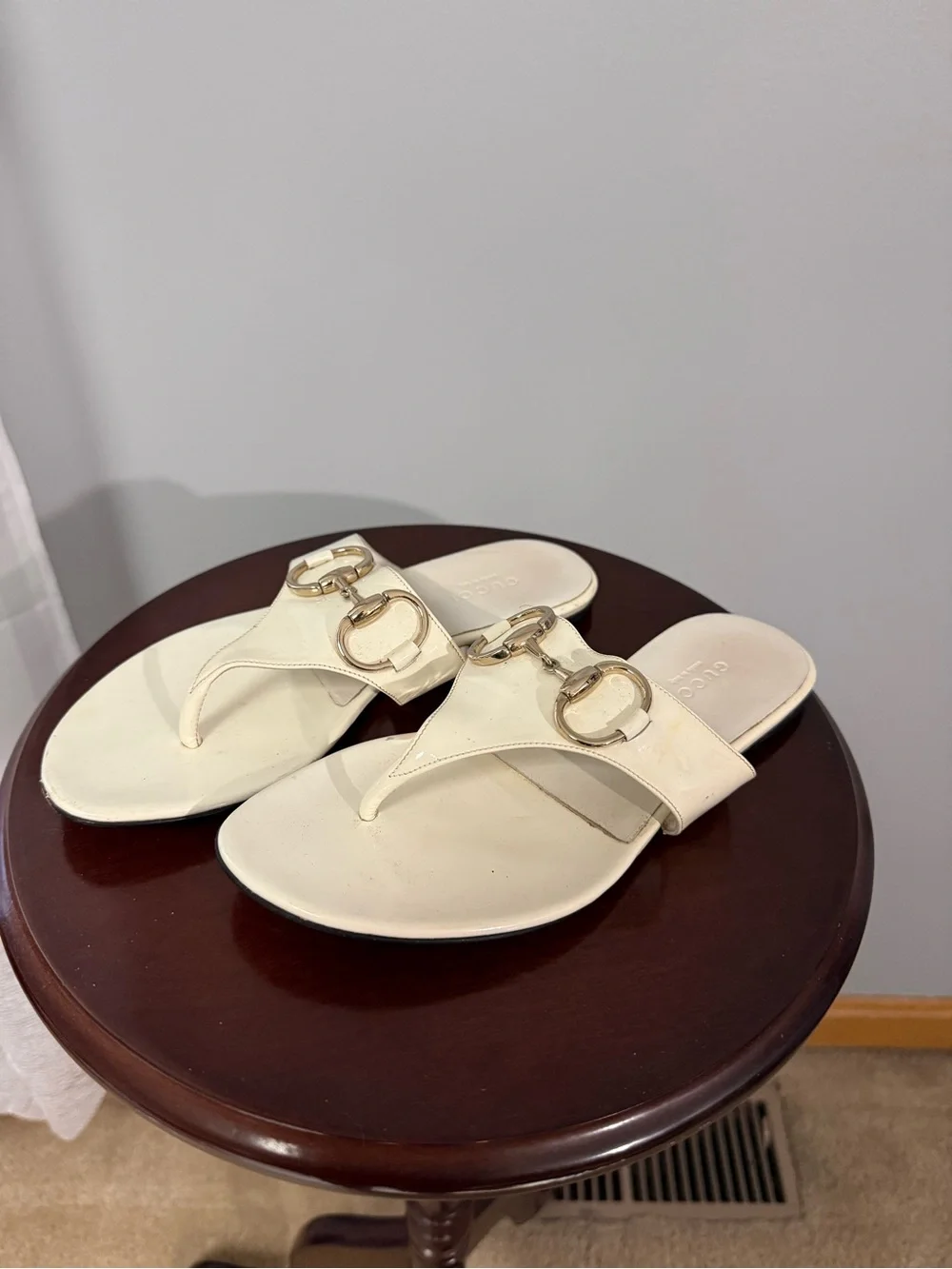 Gucci White Patent Leather Horsebit Thong Slide Sandals Women’s 5B Italy